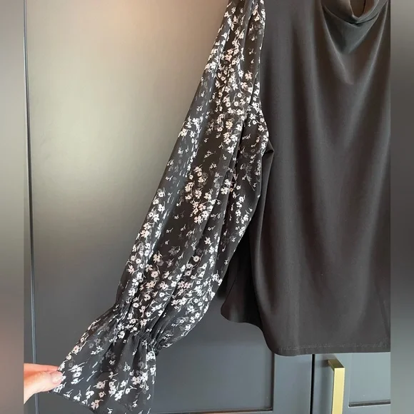 New Top - Picture 4 of 6